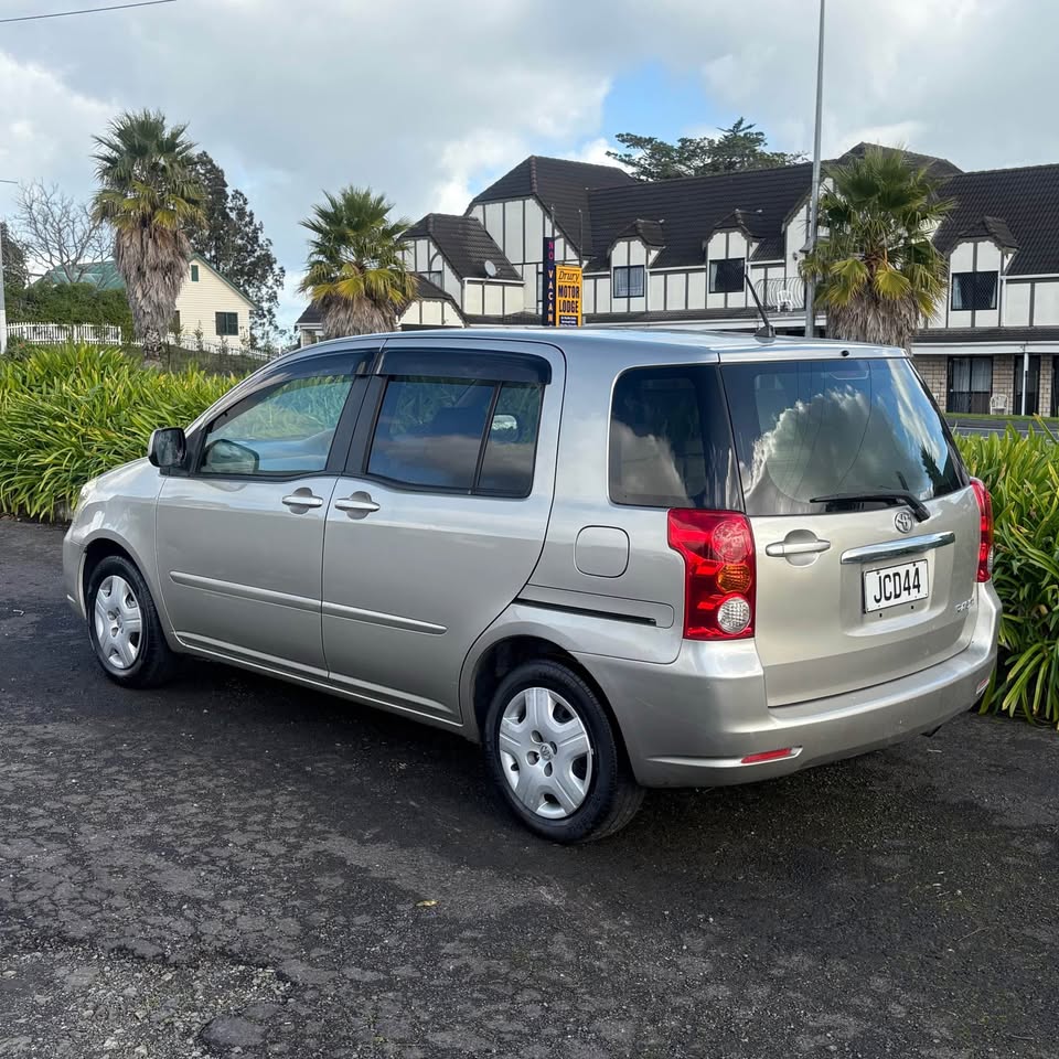 TOYOTA RAUM