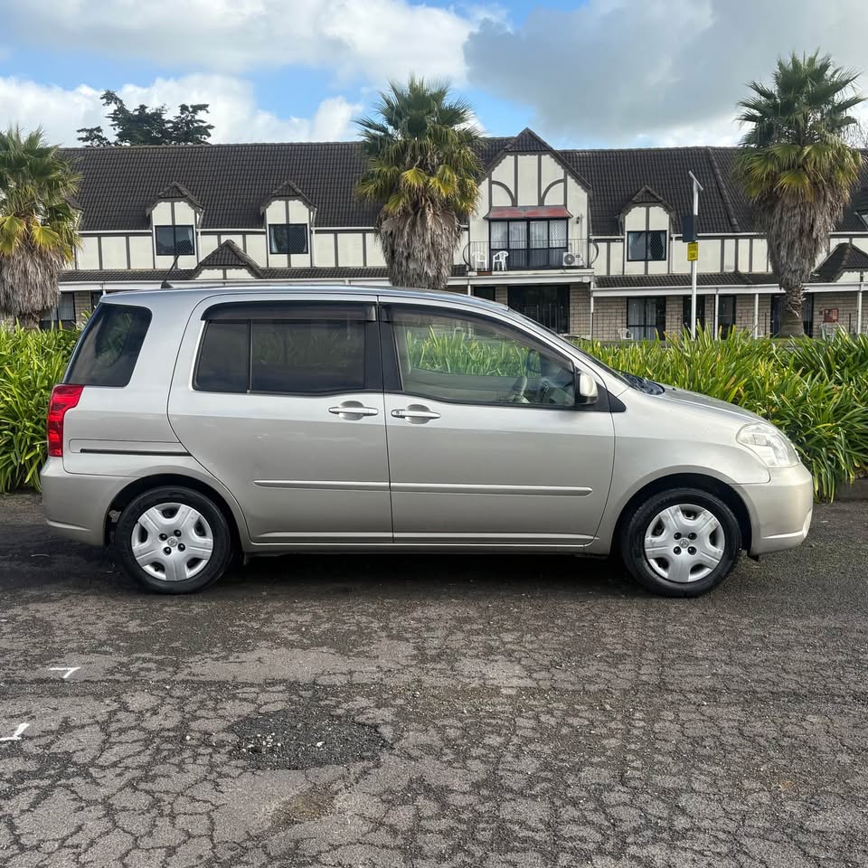 TOYOTA RAUM