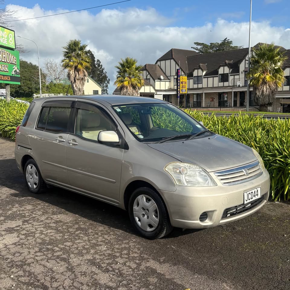 TOYOTA RAUM
