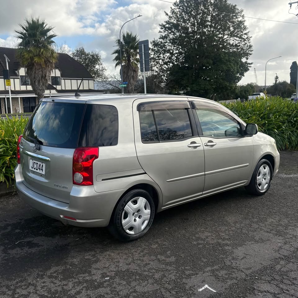 TOYOTA RAUM