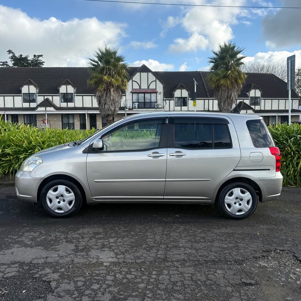 TOYOTA RAUM