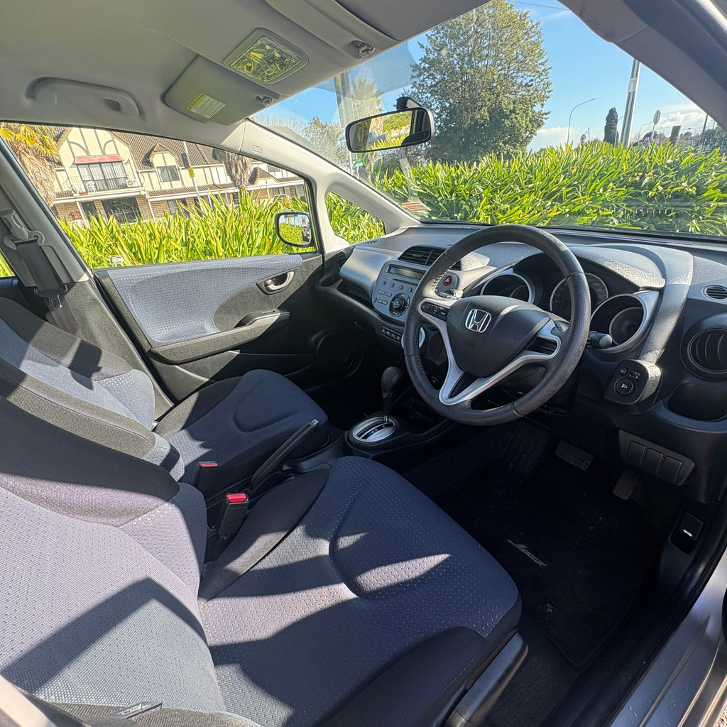 2010 Honda Fit *Super Low Kms*
