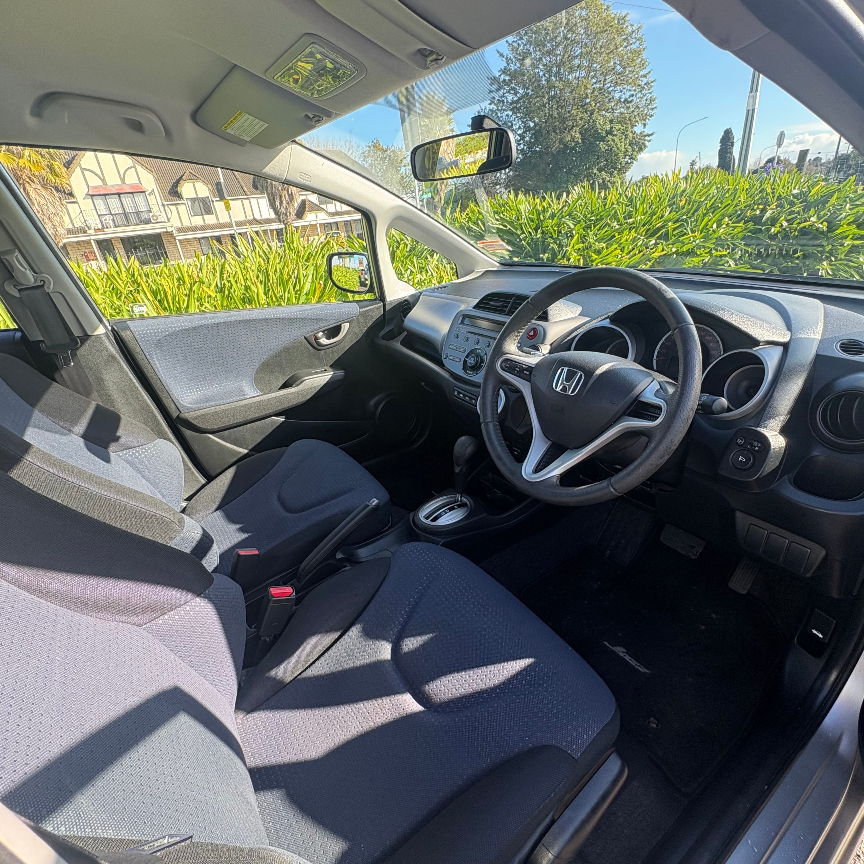2010 Honda Fit *Super Low Kms*