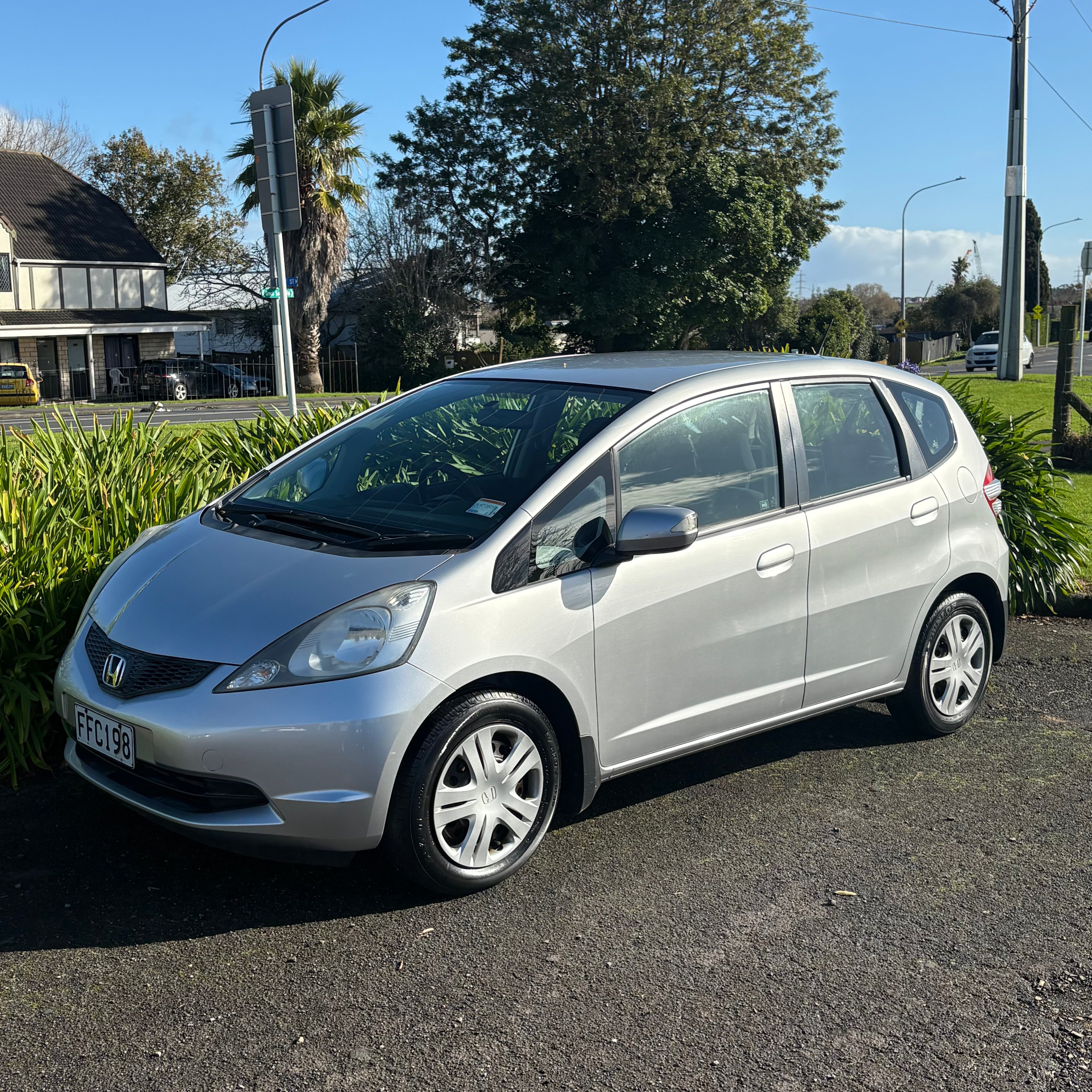 2010 Honda Fit *Super Low Kms*