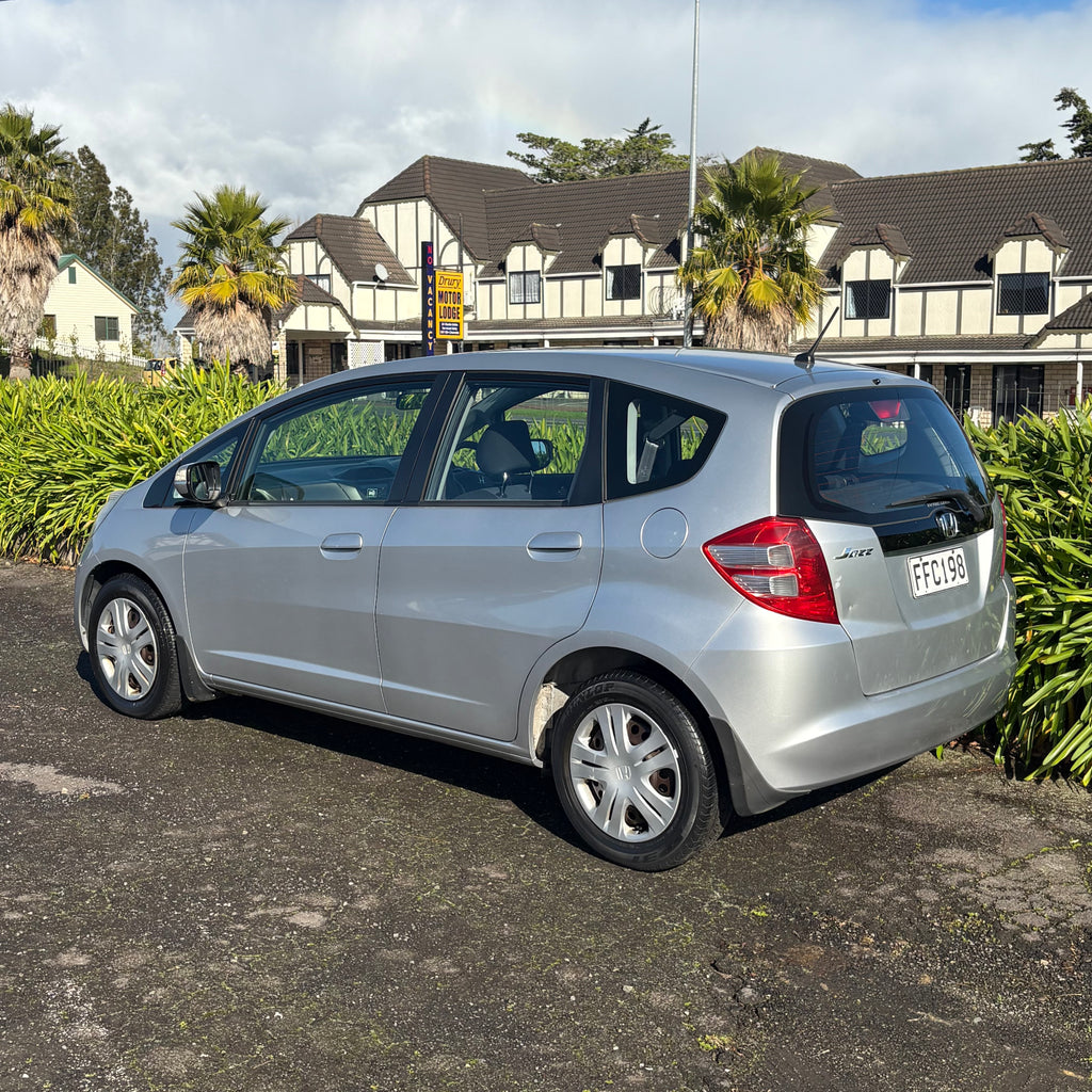 2010 Honda Fit *Super Low Kms*