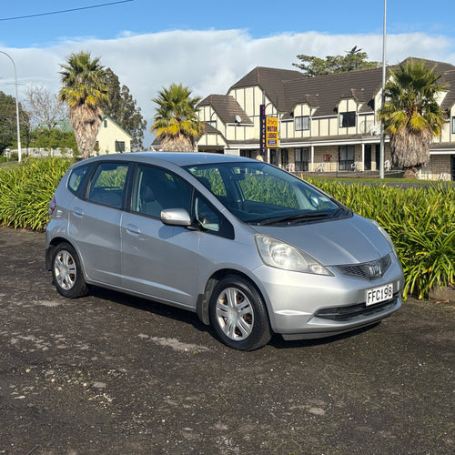 2010 Honda Fit *Super Low Kms*