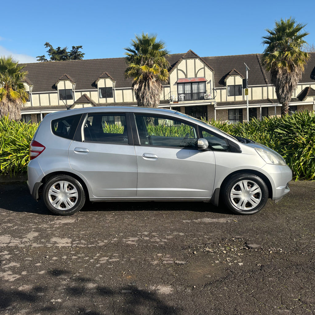 2010 Honda Fit *Super Low Kms*