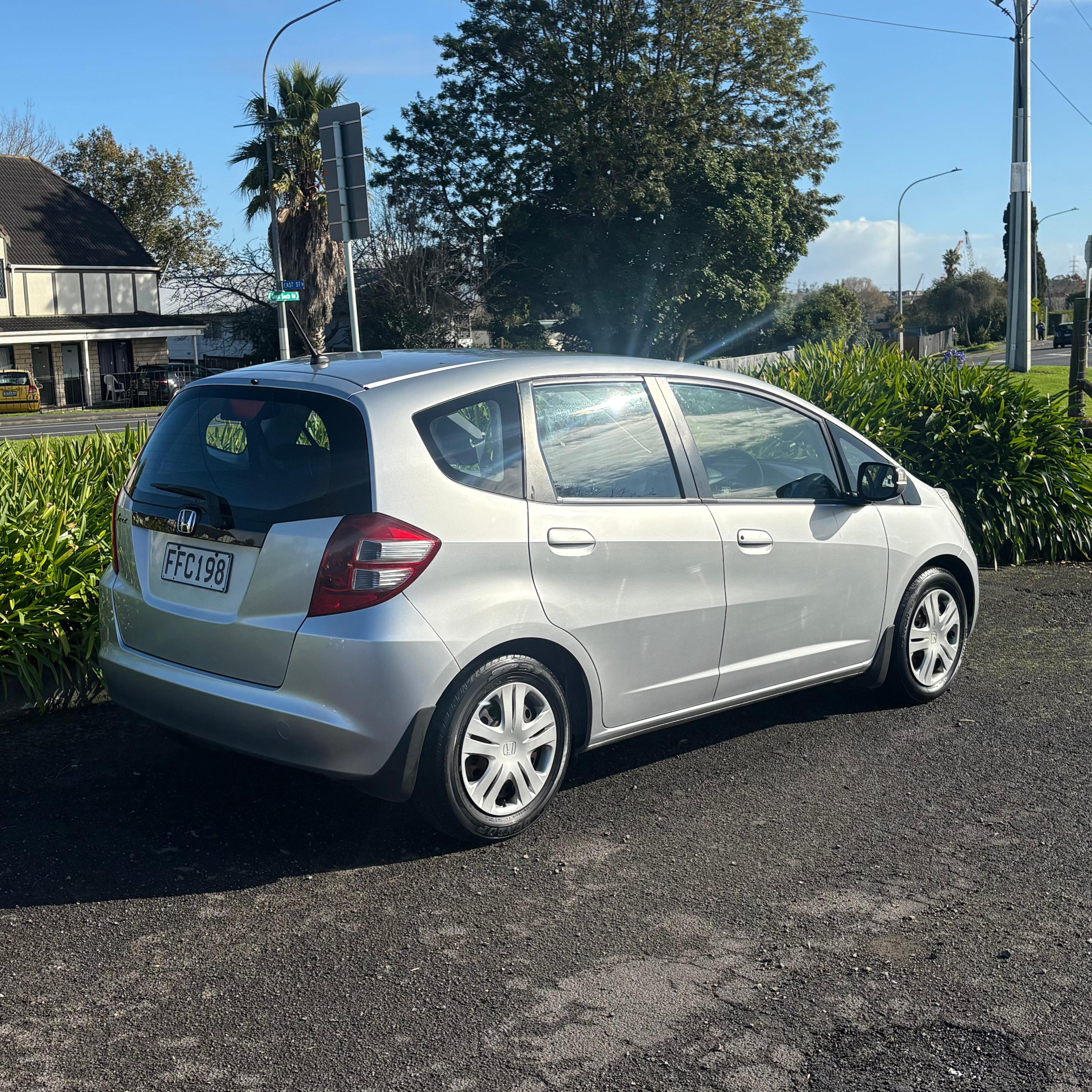 2010 Honda Fit *Super Low Kms*