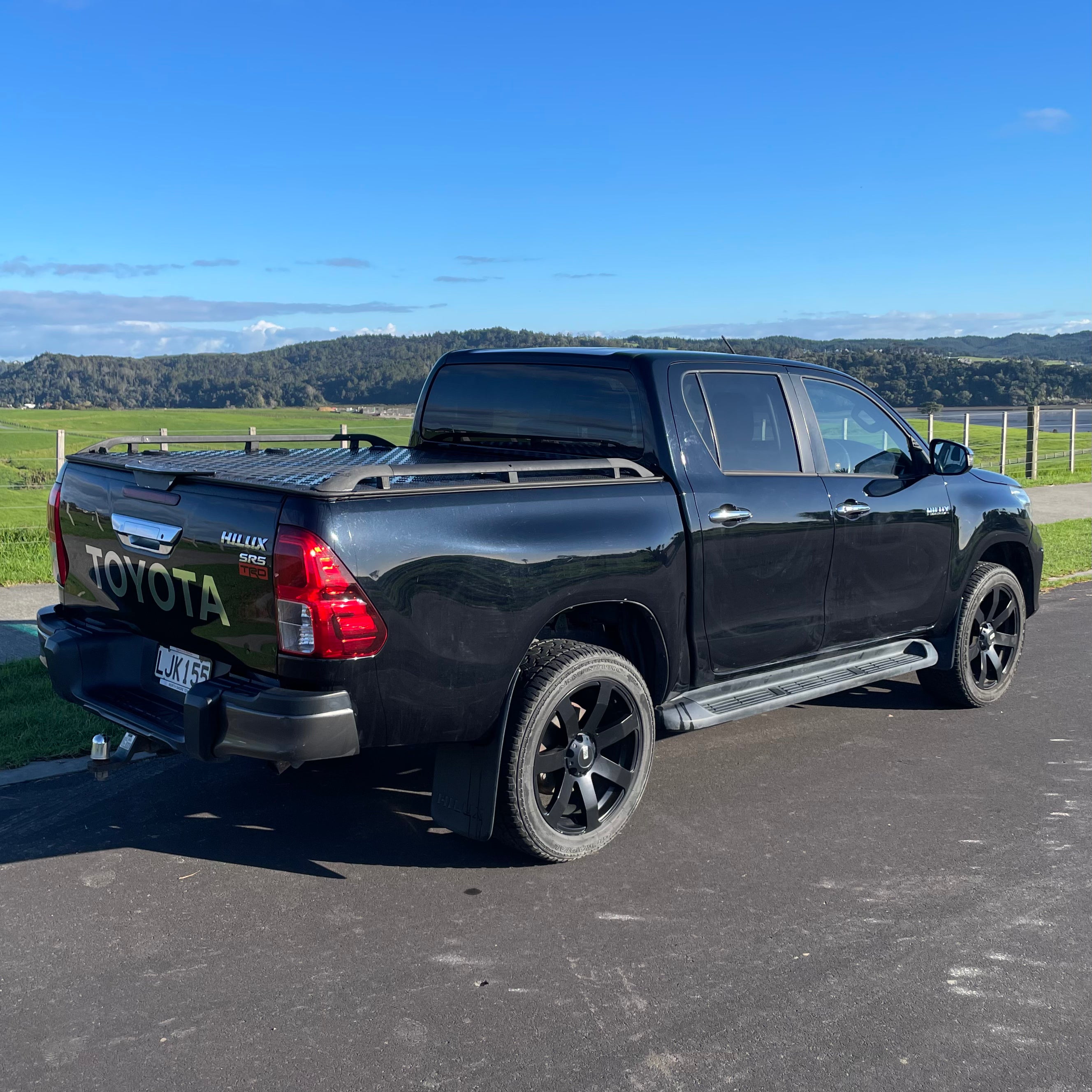 Toyota Hilux SR5 TRD