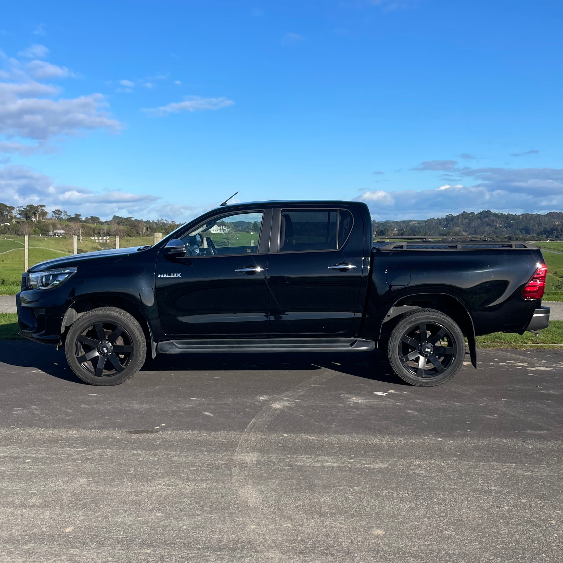Toyota Hilux SR5 TRD